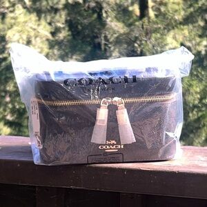 NWT Coach Cosmetic Case In Signature Canvas CW728 AUTHENTIC New!!